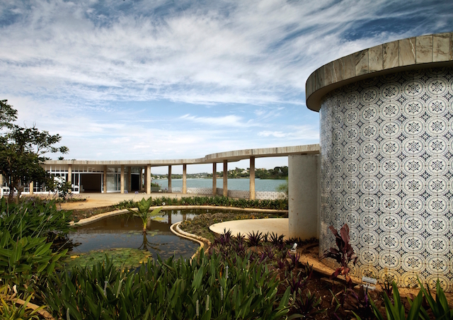 Pampulha Modern Ensemble: Example of integration between gardens and buildings