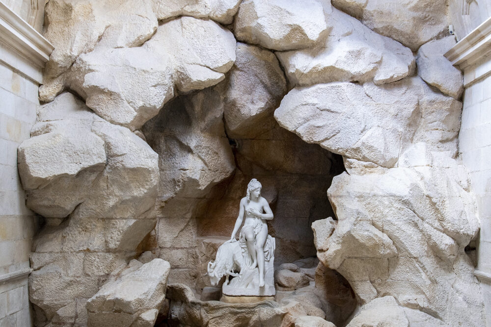 Grotto fabulous – Marie Antoinette’s decorative dairy was no rustic retreat