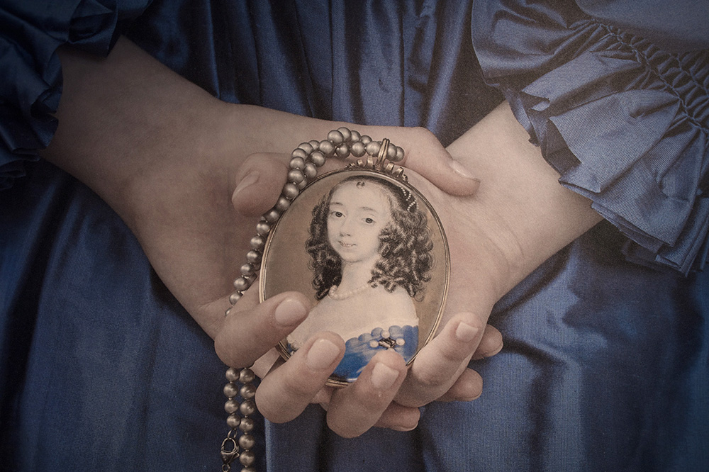 Close encounters of the miniature kind