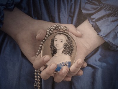 Close encounters of the miniature kind