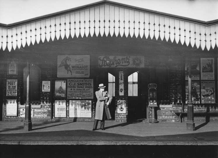 Review: ‘Ordinary Beauty: The Photography of Edwin Smith’ at RIBA