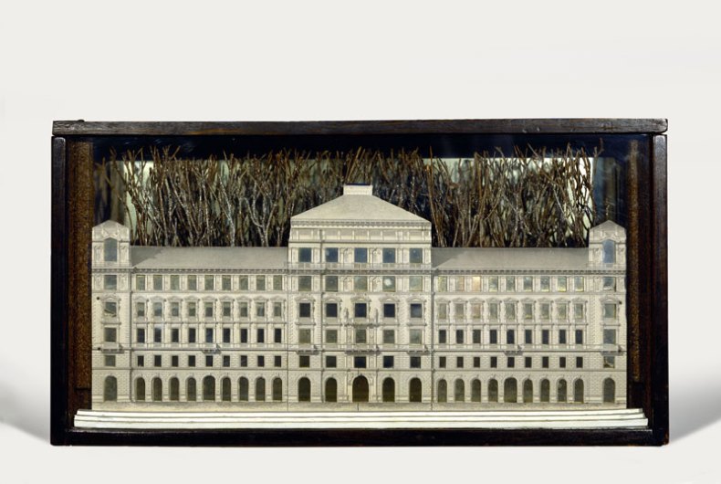 (1943), Joseph Cornell.