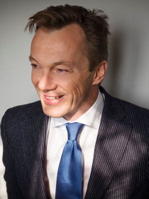 Rijksmuseum director Wim Pijbes has announced that he will step down in August.