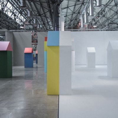 Installation view of Como un juego de niño (Like a child´s play) (21 July–2 October).