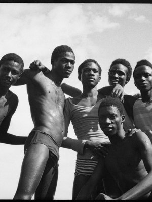 A la plage (1974), Malick Sidibé