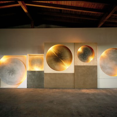 Fünf Lichtscheiben, Kosmische Vision (1961–81), Günther Uecker. Courtesy Archiv Uecker
