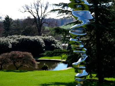 Elliptical Column (2016), Tony Cragg. Photo: Ned Carter Miles