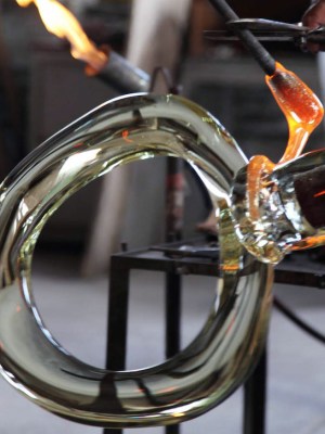 Glassmasters working on Pieke Bergman's piece for 'Glasstress 2009'. Courtesy of Fondazione Berengo
