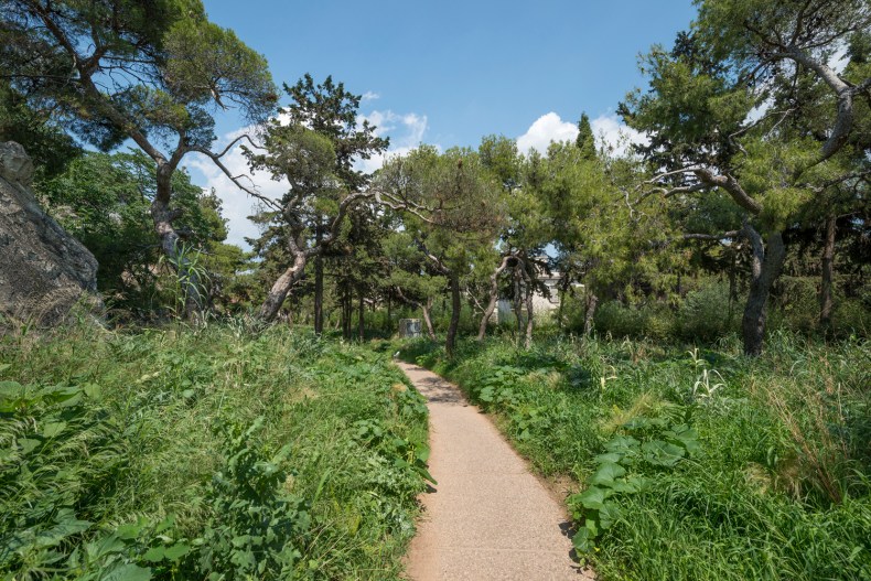 Adrián Villar Rojas, Theater of Disappearance, The National Observatory of Athens, Hill of the Nymphs