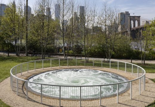 Anish Kapoor’s Descension in Brooklyn Bridge Park, New York. Photo: James Ewing, Public Art Fund, NY © Anish Kapoor, 2017