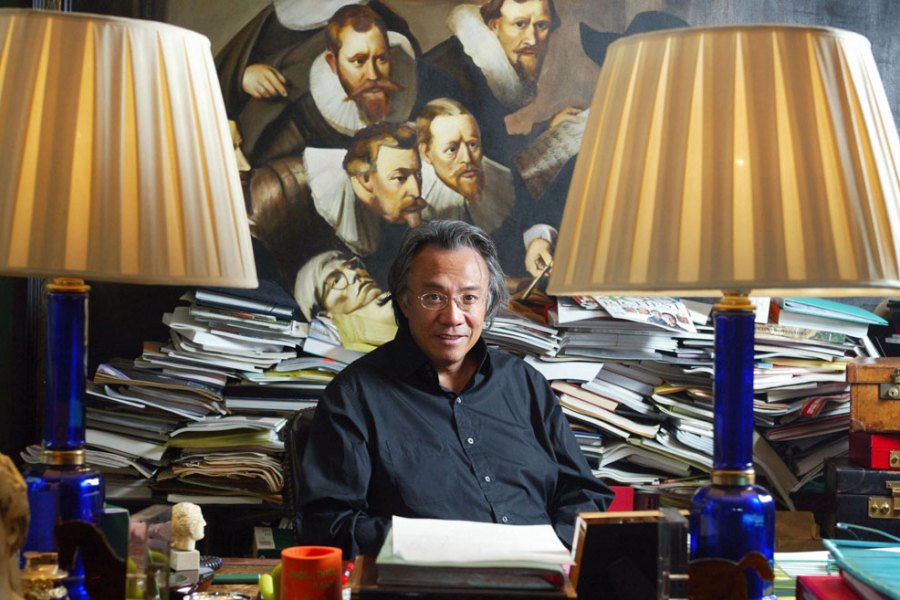 David Tang, at his office in Hong Kong, 15 November 2004. SAMANTHA SIN/AFP/Getty Images