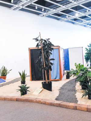 Tropicália (1966–67), Hélio Oiticica: installation view at the Whitney Museum of Art, New York, 2017. Collection of César and Claudio Oiticica. Photo: Matt Casarella
