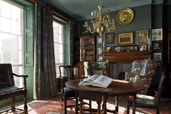 The dining room. © The Emery Walker Trust