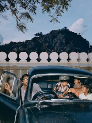 Shravanabelagola, Karnataka, India 1981 (1981), Mitch Epstein.