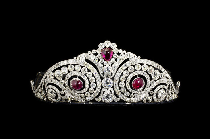 Diamond and synthetic ruby tiara (1913), Henri Lavabre for Cartier. Victoria and Albert Museum, London