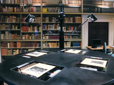 The Replica scanner developed by Factum Arte, currently digitising the photographic library of the Fondazione Giorgio Cini in Venice. Photo: Matteo De Fina; courtesy Fondazione Giorgio Cini