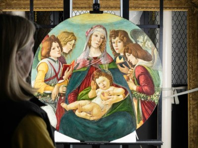 Madonna of the Pomegranate (c. 1487), Botticelli's workshop.