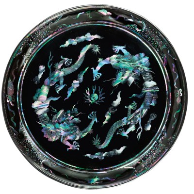 Dish (18th century), Ryukyu Islands, Japan. Ben Janssens Oriental Art (£12,000)