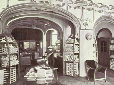 Photograph of the saleroom of the Continental Havana Company in Berlin, designed by Henry van de Velde in 1899, and published in Innen-Dekoration, October 1899.