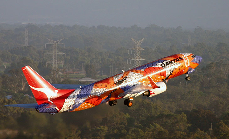 Rene Kulitja’s Yananyi Dreaming (2002) on a Boeing 737-800, commissioned by Qantas.