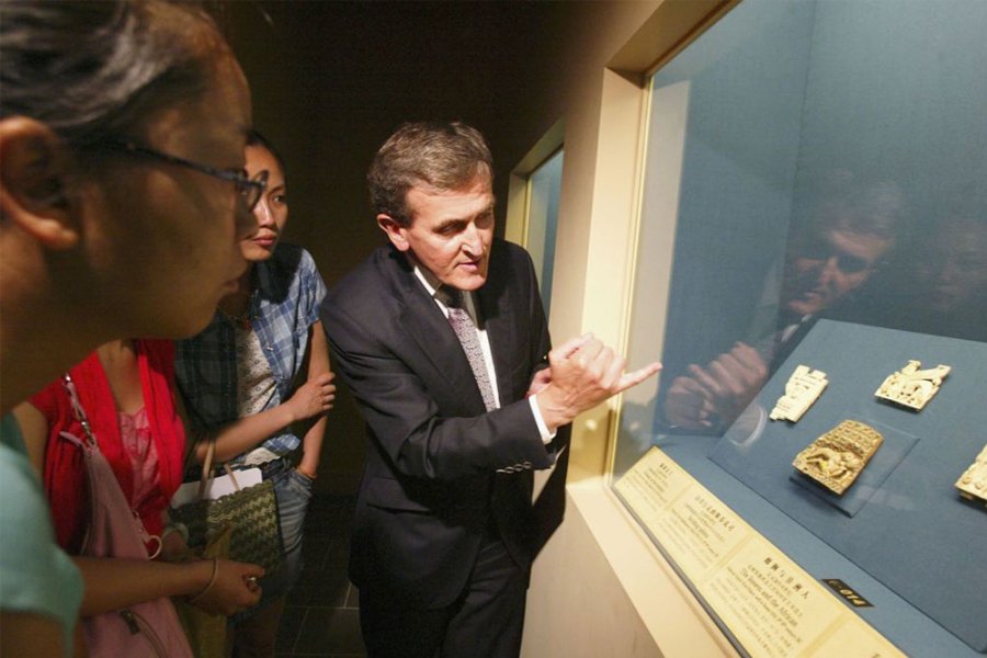 Neil MacGregor, then director of the British Museum, at ‘Art and Empire: Treasures from Assyria in the British’, an exhibition at the Shanghai Museum in 2006.