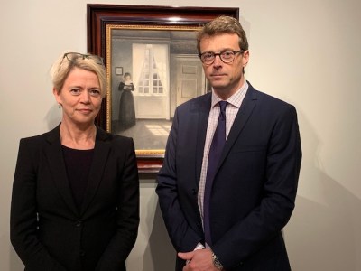 Frederik Bruun Rasmussen and Julie Arendse Voss with Vilhelm Hammershøi’s Interior, Strandgade 30 (1900).