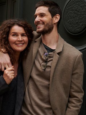 Julia Ormond as Julia and Ben Barnes as Benjamin in Gold Digger.