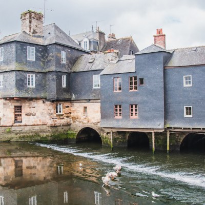The inhabited Pont de Rohan (built 1510) in Landerneau, Brittany.