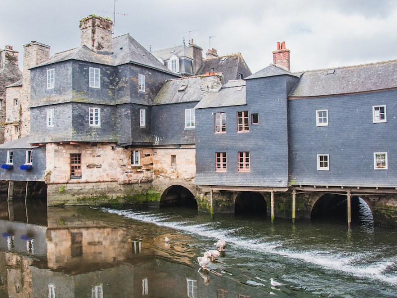 The inhabited Pont de Rohan (built 1510) in Landerneau, Brittany.