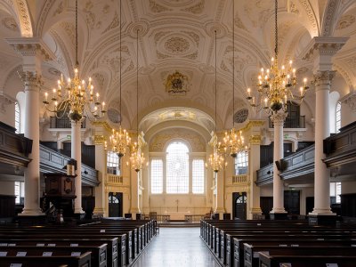 The interior of St Martin-in-the-Fields, showing the plasterwork ceiling made by Giuseppe Artari and Giovanni Battista Bagutti.