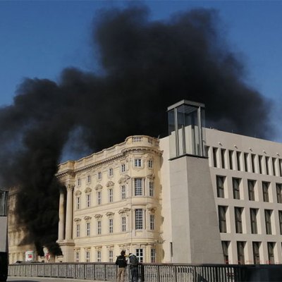 Smoke at the site of the Humboldt Forum construction site on the morning of 8 April 2020