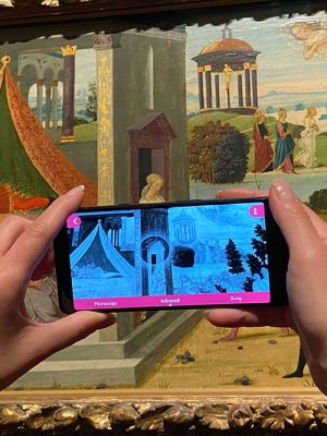 ‘Ways of Seeing’ app in use before Jacopo del Sellaio’s painting in the Octagon Gallery at the Fitzwilliam Museum, Cambridge