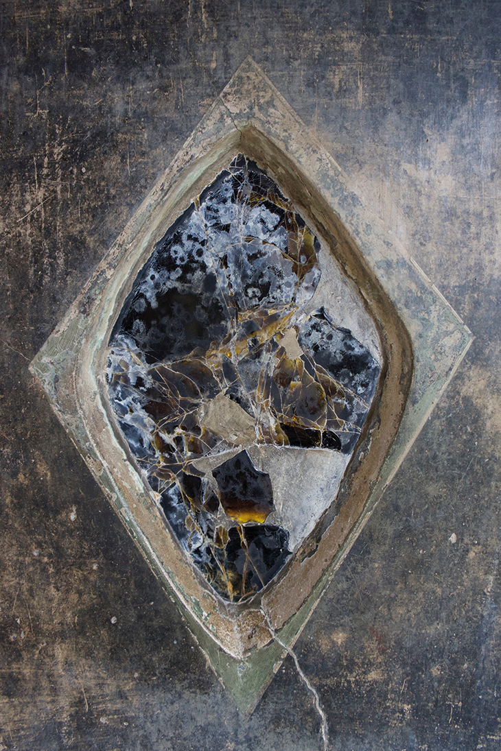 Obsidian mirror in entrance to the peristyle of the House of the Gilded Cupids, Pompeii, 50–79 AD.