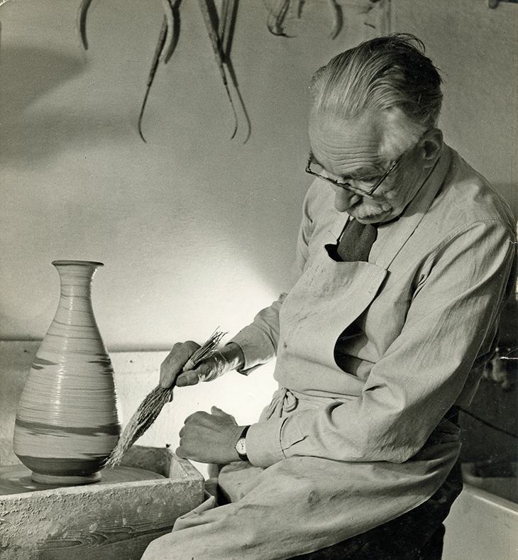 Bernard Leach working at the wheel (1963).