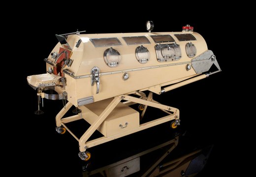 The Smith-Clarke Senior ‘iron lung’ from 1953, exhibited in the medicine galleries at the Science Museum, London.