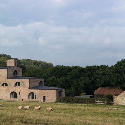 Nithurst Farm in West Sussex, designed by Adam Richards and completed in 2019.