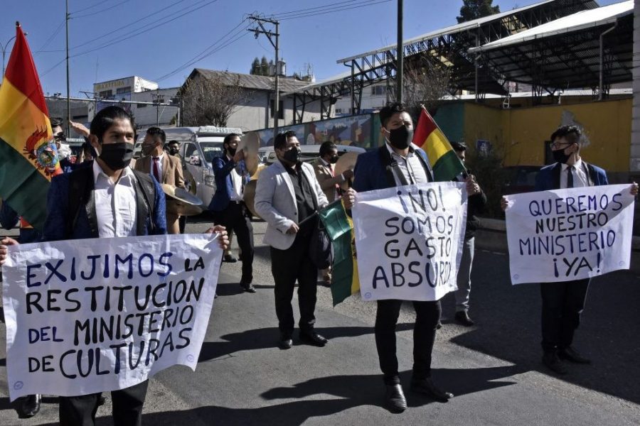 Artists on a march to demand the restitution of the Ministry of Culture on June 15, 2020 in La Paz, Bolivia. Photo by Aizar Raldes/AFP via Getty Images