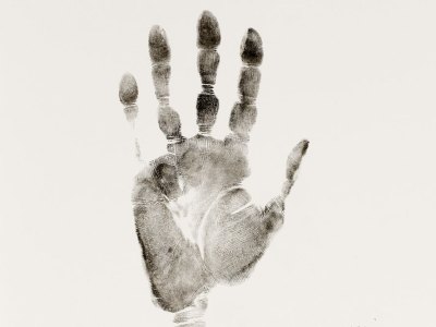 2330 grammi (detail; 1994), Giuseppe Penone.