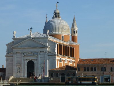 Photo: Longs Peak/Wikimedia Commons (CC BY-SA 3.0)