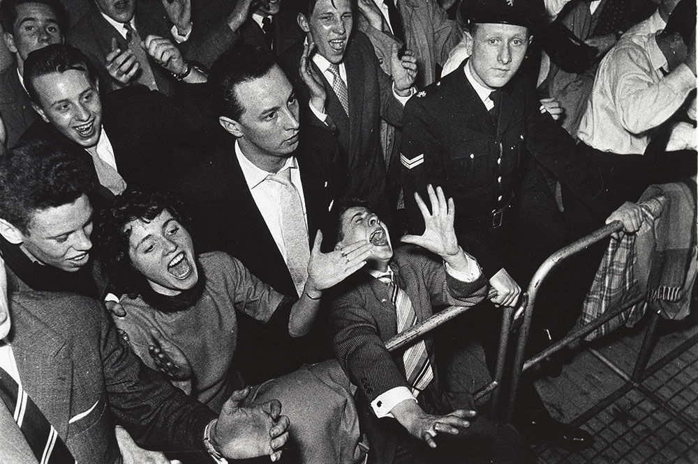 From street parties to state visits – around the world with Ed van der Elsken