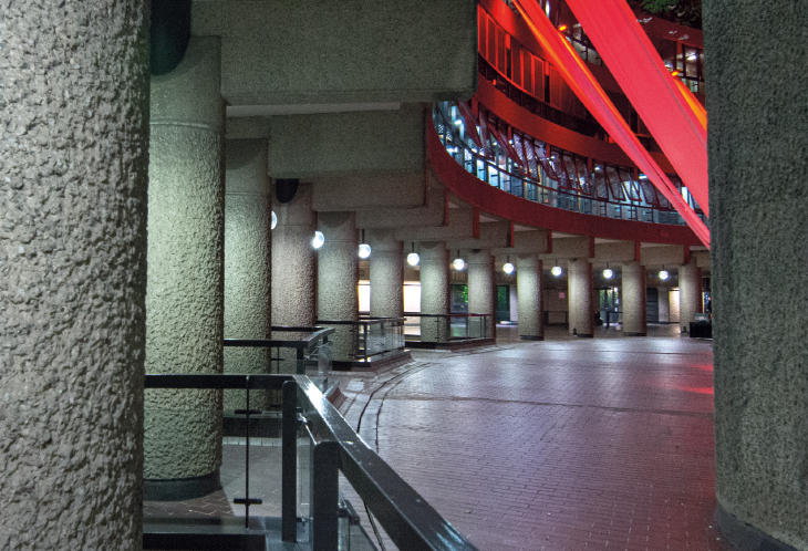 Frobisher Crescent in the Barbican Estate, London, designed by Chamberlin, Powell Bon and built in the 1970s. Photo: Howard Morris; © Greyscape.com