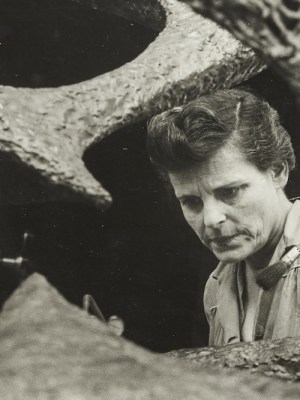 Margel Hinder working on her sculpture for the Western Assurance Company (detail; c. 1973), David Moore.