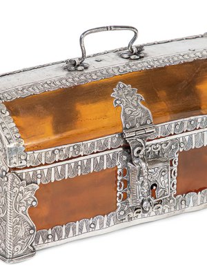 Casket (16th century), Gujarat, India. São Roque – Antiguidades e Galeria de Arte (price on application)
