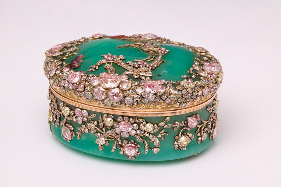 Snuff box (c. 1765), Berlin.