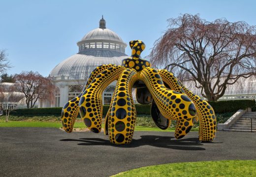 Dancing Pumpkin (2020), Yayoi Kusama.