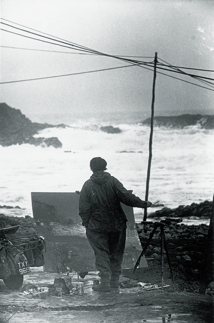 Joan Eardley, photographed on the coast at Catterline in 1960 by Audrey Walker. 