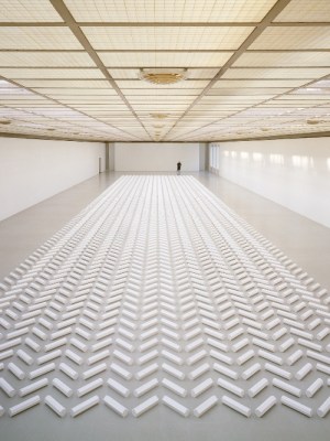 The 2000 Sculpture (1992), Walter De Maria.