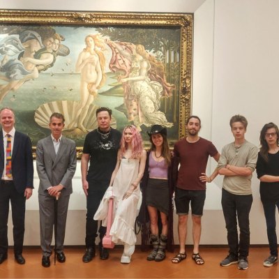 Elon-gated Venus: Elon Musk and Grimes visiting the Uffizi