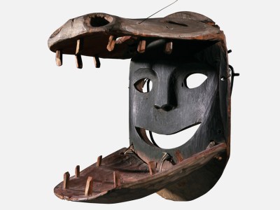 Shamanic transformation mask, late 19th century, Yup’ik Eskimo, Alaska. Galerie Flak (€75,000)