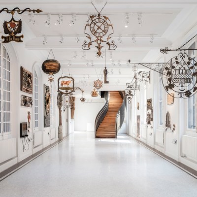 The Hall of Signs in the Musée Carnavalet – Histoire de Paris.